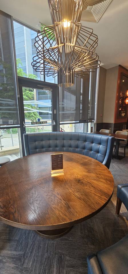 Clayton Hotel, Leeds