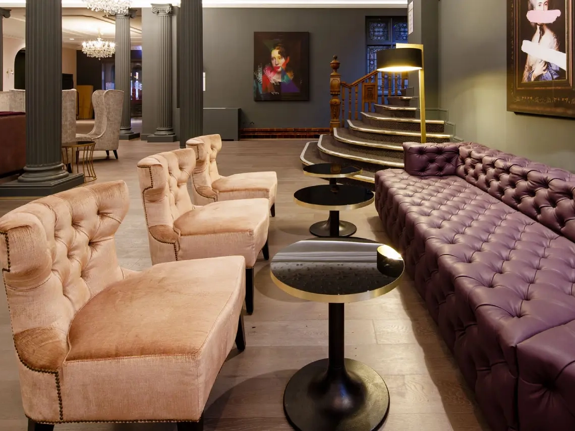 The Grand Hotel 10 k01PkOB